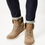 Sand suede boots